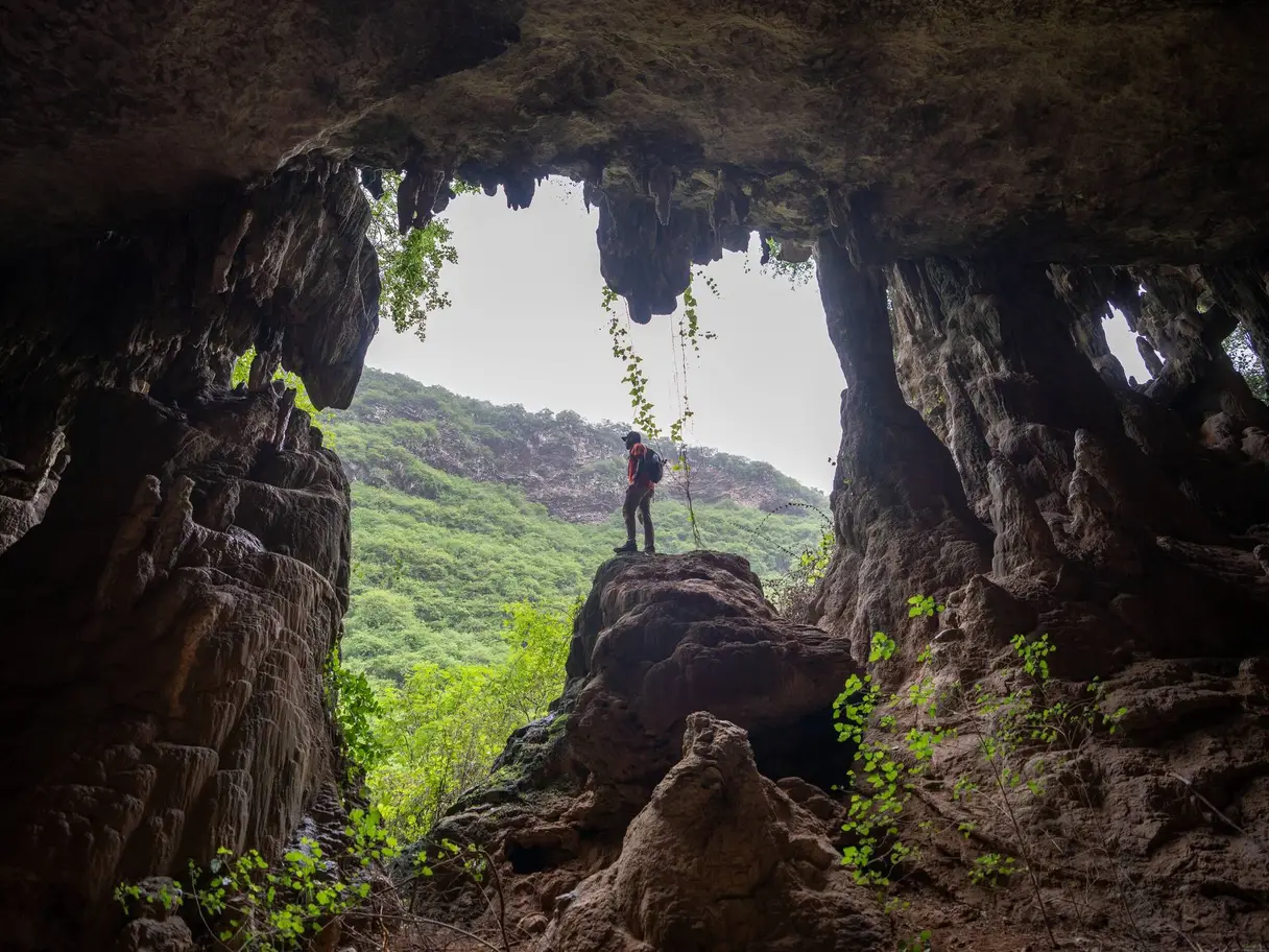 Photo of Tayq Sinkhole and Teeq Cave, photo 1 of 3