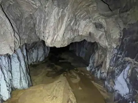 الصورة الرئيسية للجولة كهف الهوته