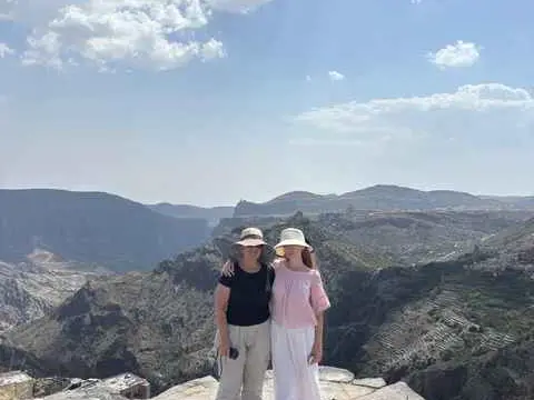 الصورة الرئيسية للجولة 🌄 نزوى والجبل الأخضر (جولة ليوم كامل)