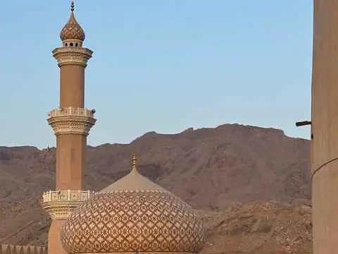 الصورة الرئيسية للجولة جبل الشمس و نزوى و بهلا و جبرين 