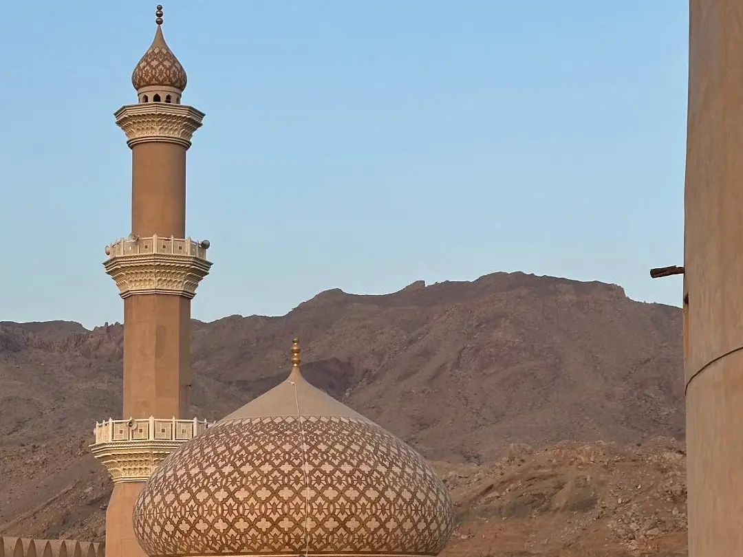 جبل الشمس و نزوى و بهلا و جبرين