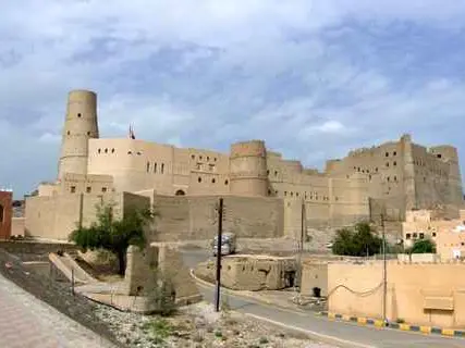 الصورة الرئيسية للجولة جبل الشمس و نزوى و بهلا و جبرين 