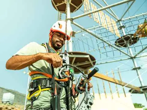 الصورة الرئيسية للجولة حديقة مغامرات كهف الهوته
