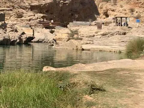 الصورة الرئيسية للجولة وادي بني خالد و صحره وهيبه 