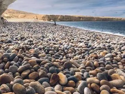 Private tour| 3-Day / 2-Night All-Inclusive Oman Coastal Experience (Muscat → Bimmah Sinkhole → Fins Beach → Tiwi Pebble Beach → Sur → Al Ayjah Bridge → Al Ayjah Lighthouse → Dhow Factory → Night Turtle Watching →  Pink Beach) 