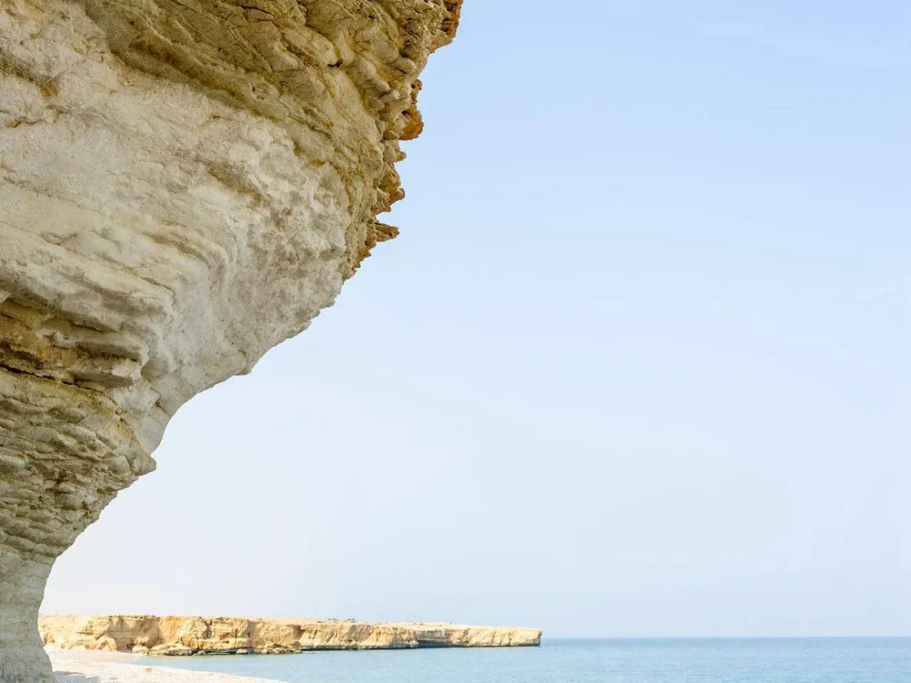 Private tour| 3-Day / 2-Night All-Inclusive Oman Coastal Experience (Muscat → Bimmah Sinkhole → Fins Beach → Tiwi Pebble Beach → Sur → Al Ayjah Bridge → Al Ayjah Lighthouse → Dhow Factory → Night Turtle Watching →  Pink Beach) 
