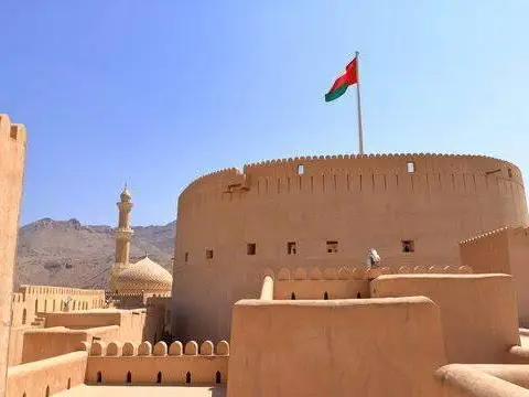 Private Full-Day Tour: From Ancient Forts to Peaks of Clouds