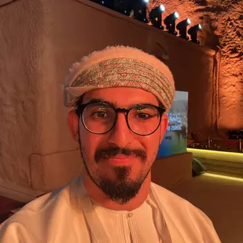 الصورة الرئيسية للمرشد عمر