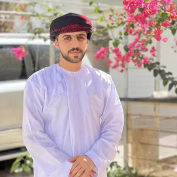 الصورة الرئيسية للمرشد أسامة