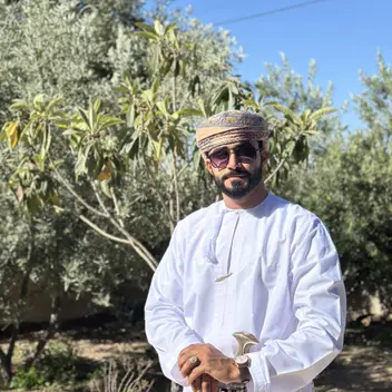 الصورة الرئيسية للمرشد خلفان
