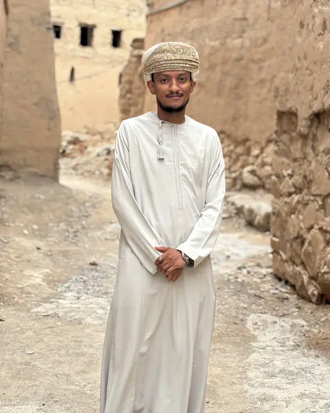 صورة المرشد المحلي سلطان