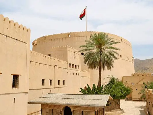 جولة نزوى وجبل الأخضر