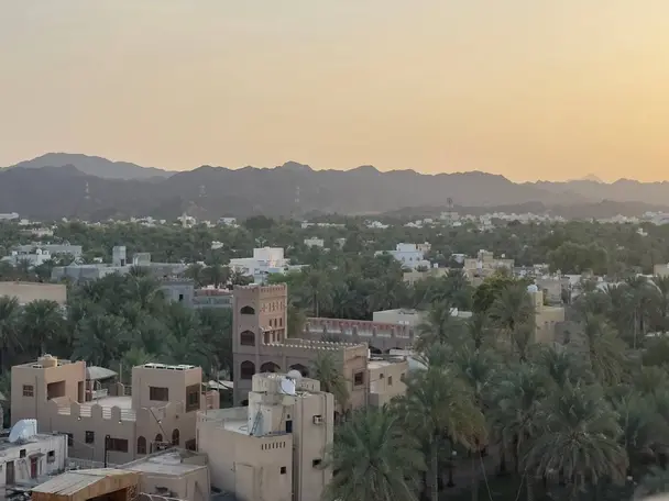 جبل الشمس و نزوى و بهلا و جبرين 