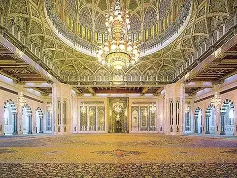 رحلة جماعية لنصف يوم في مسقط.