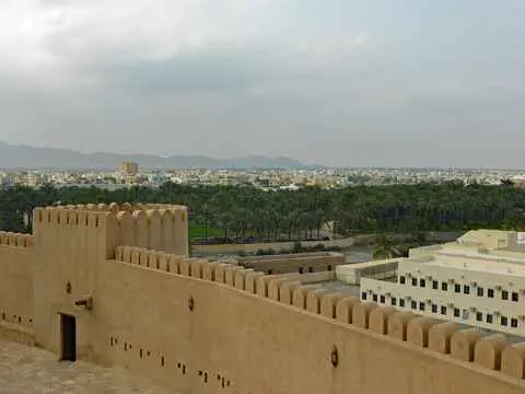 صورة حصن الرستاق