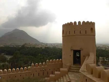 صورة حصن الرستاق