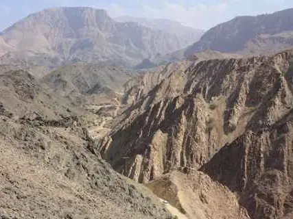 صورة وادي ضيقة