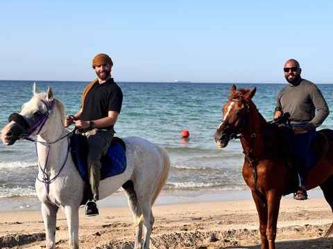 الصورة الرئيسية للجولة جولة ركوب الخيل على شاطئ الغروب