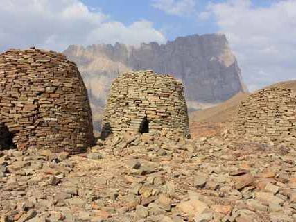 Photo of Al-Ayn Beehive Tombs (Qubur Juhhal)