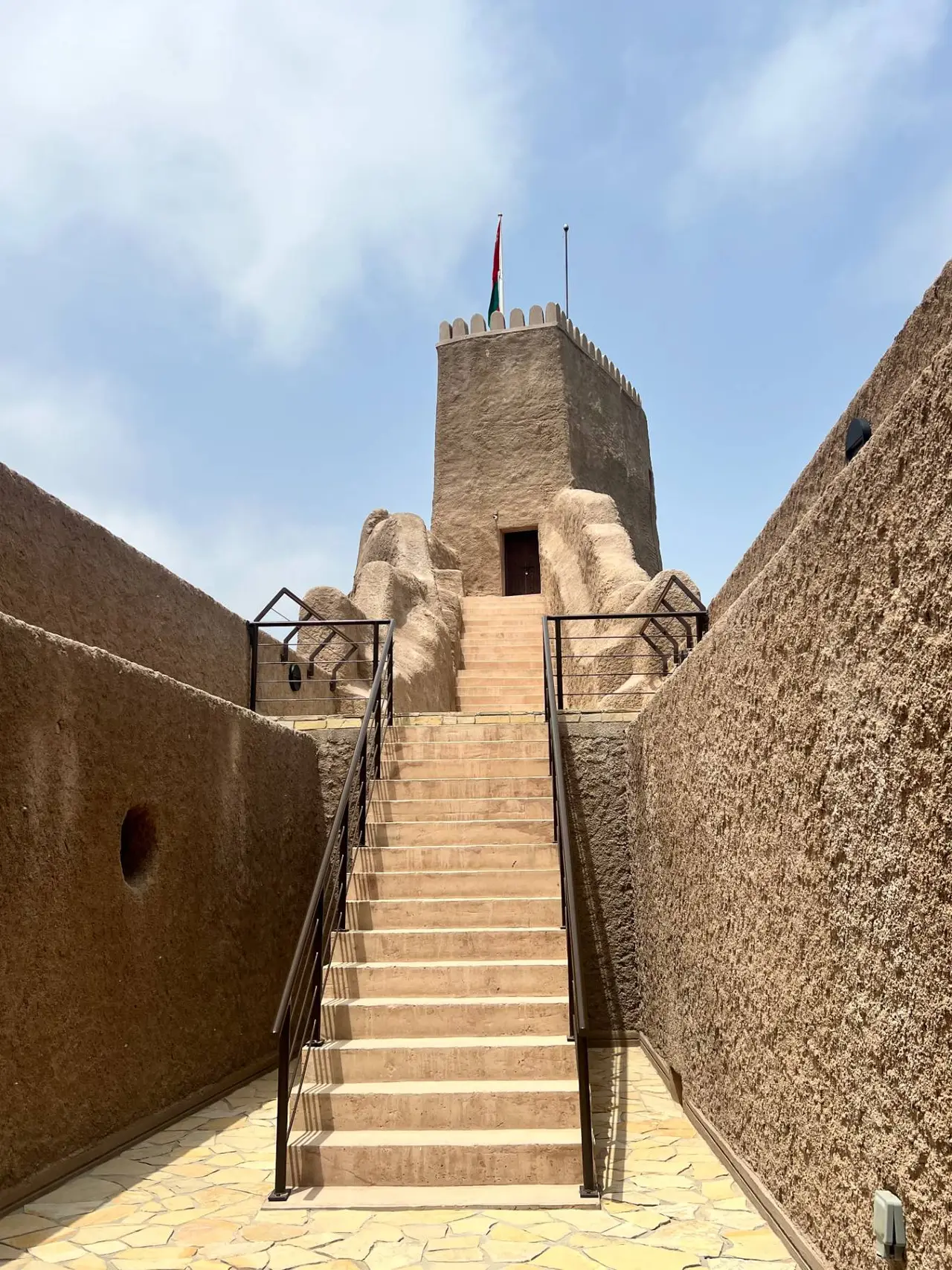 السياحة بالمنطقة الداخلية