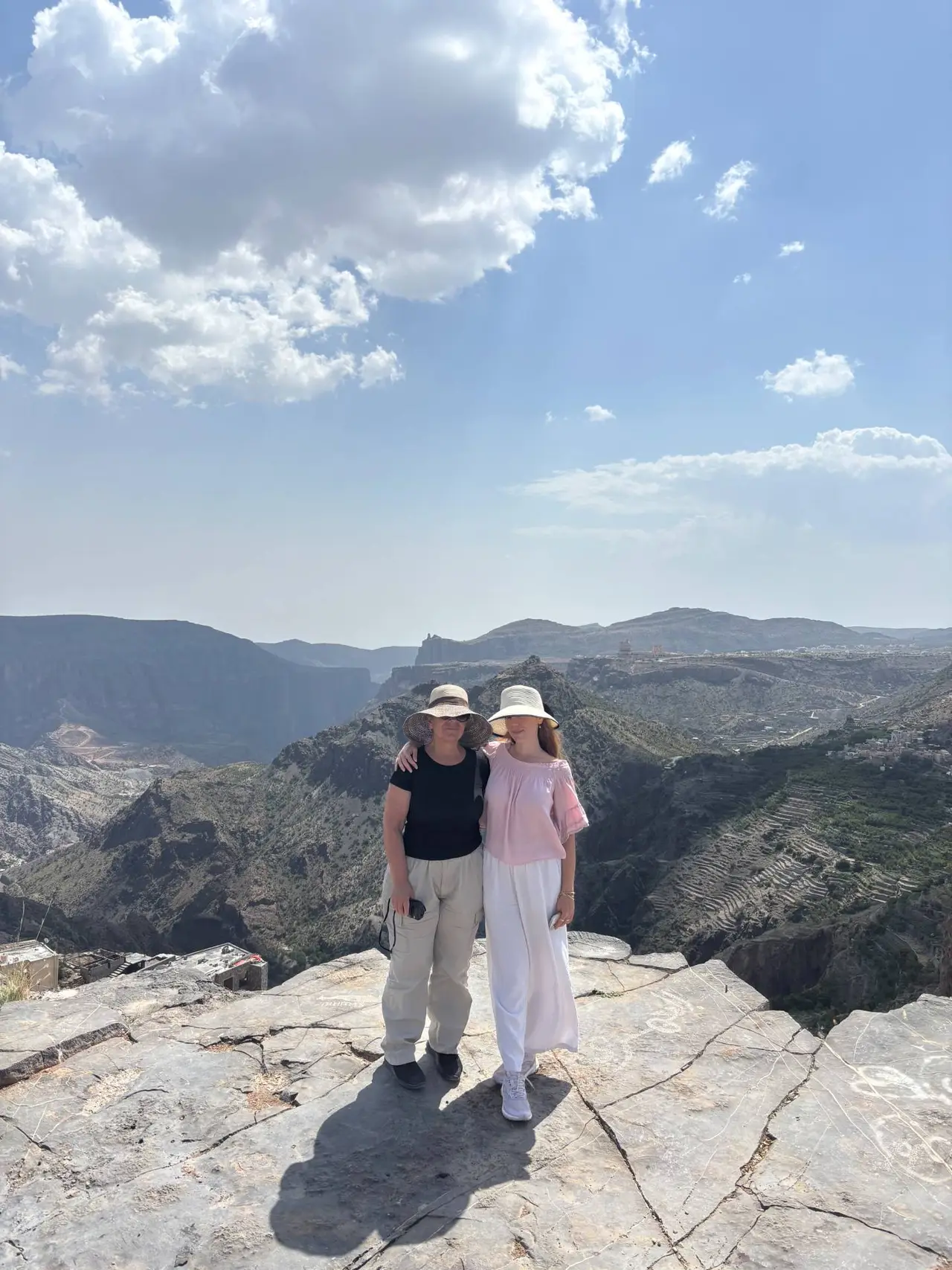 🌄 Nizwa & Jabal Akhdar (Full Day Tour)