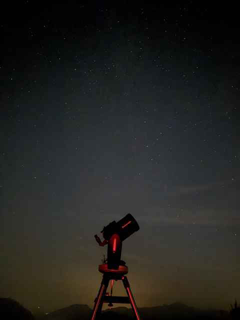 الصورة الرئيسية للجولة التحديق في النجوم