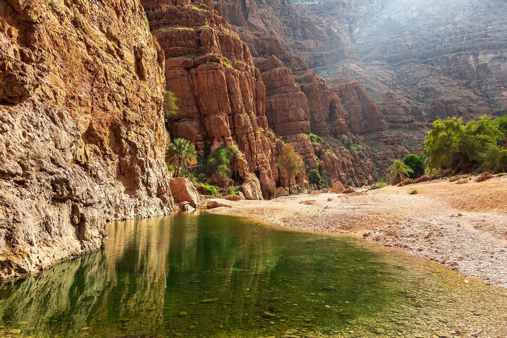 صورة وادي شاب