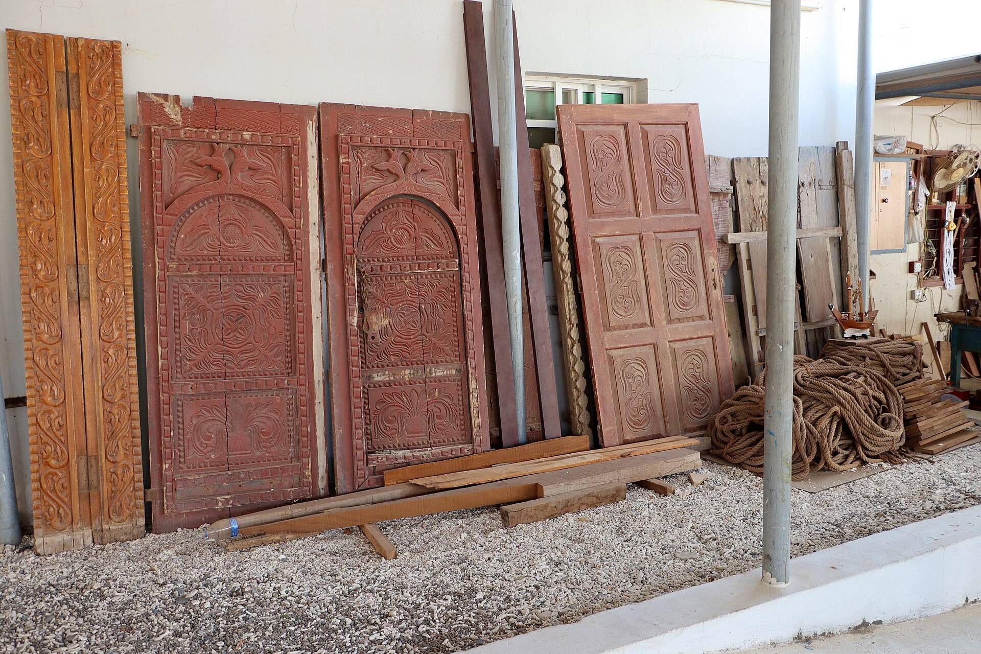 صورة أفنية صور لبناء السفن
