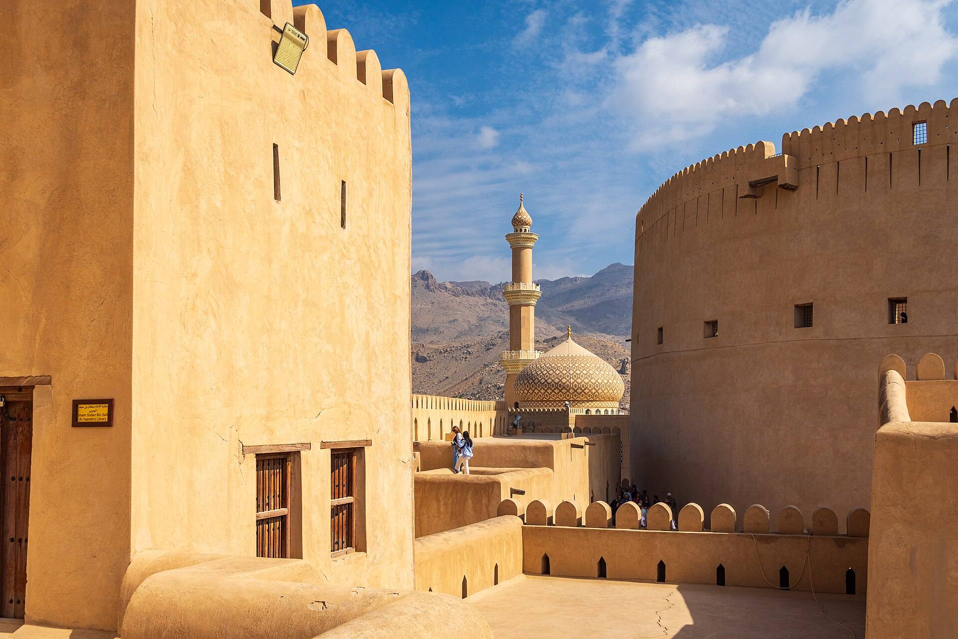 صورة قلعة نزوى