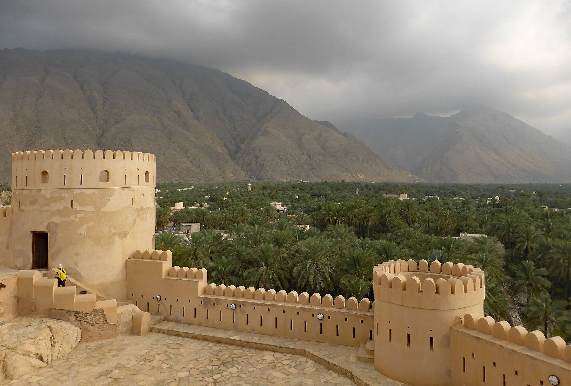 صورة حصن الرستاق