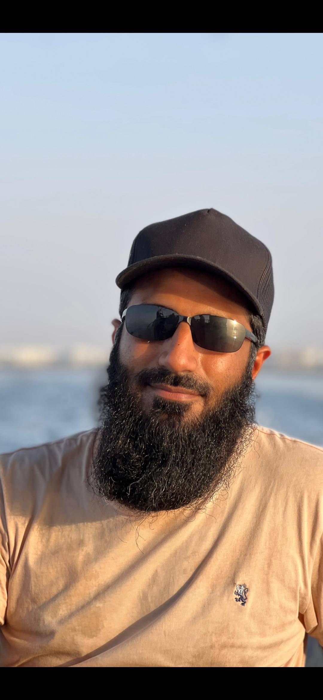 الصورة الرئيسية للمرشد قصي 